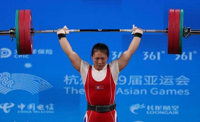 举重选手再封王，中国队实力优势