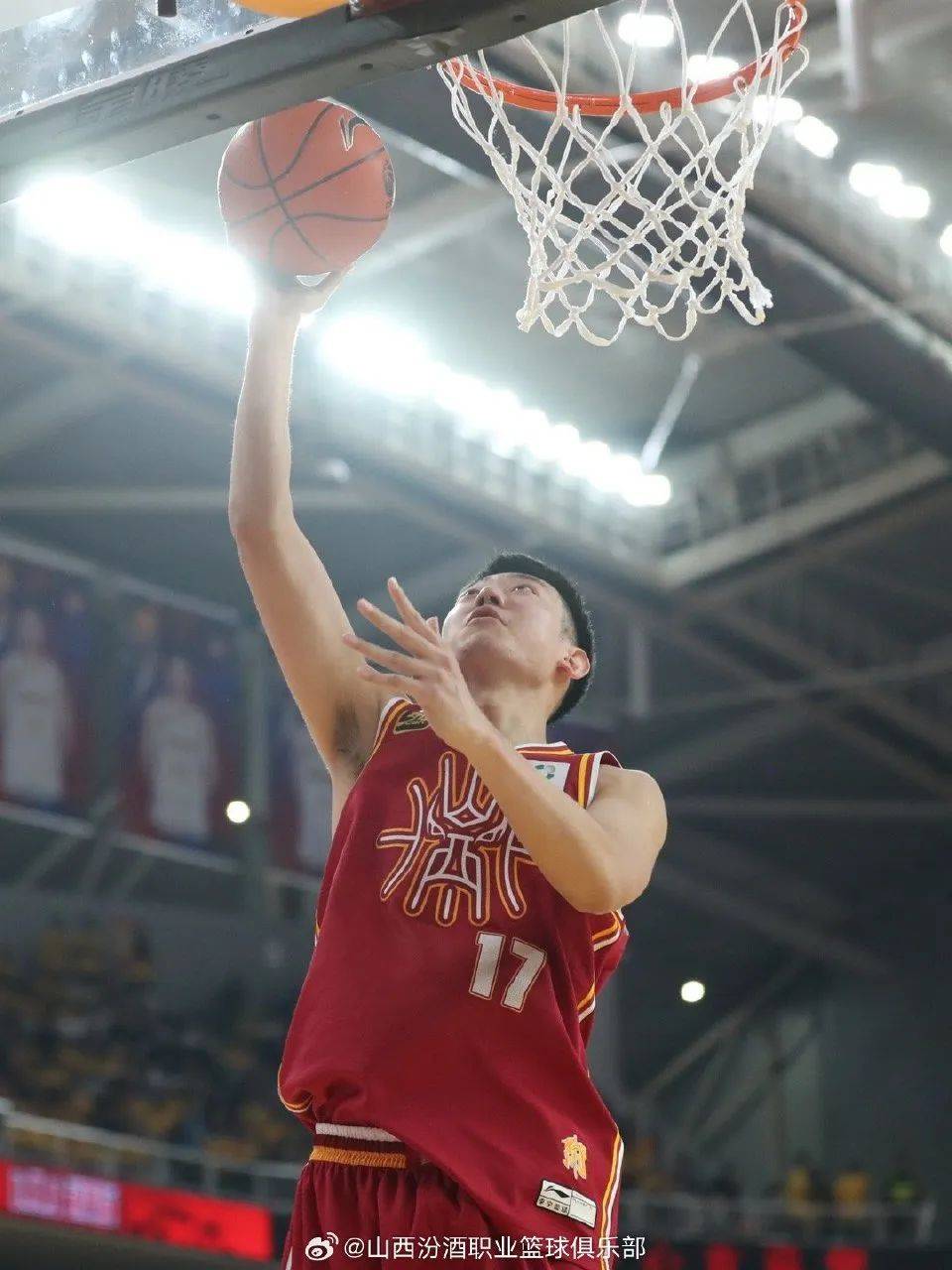 包含大学男篮季后赛即将开始，各队备战紧张的词条