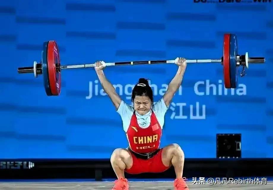越南举重运动员创造国家新纪录，令人瞩目