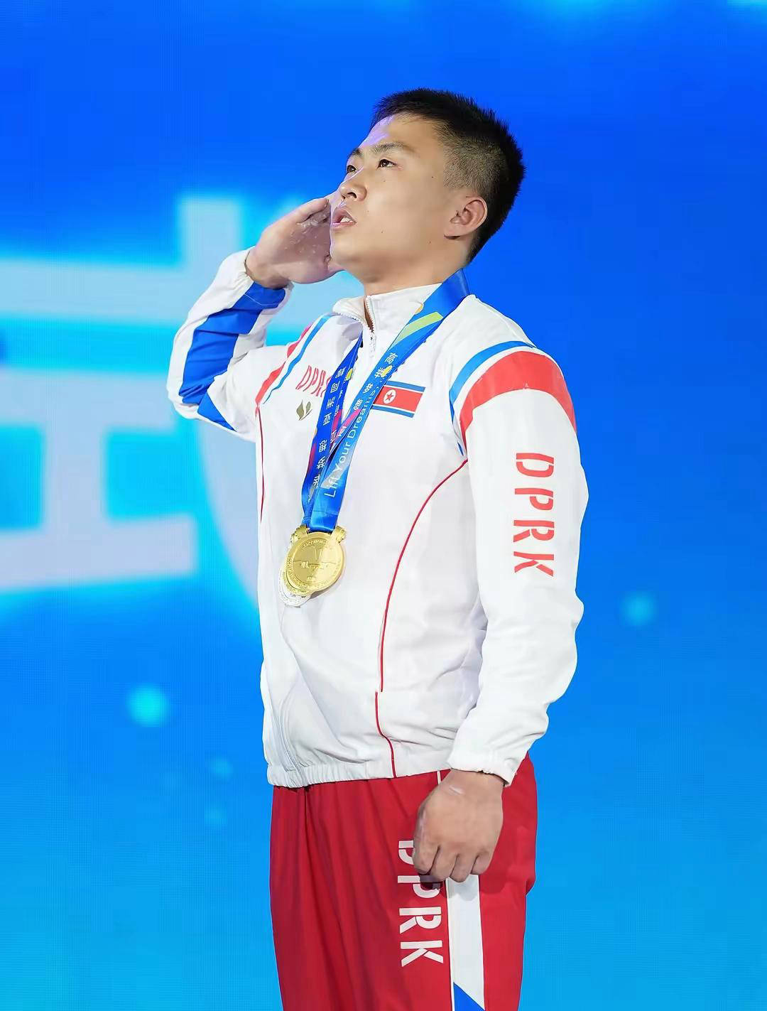 包含射击项目中出现黑马，选手实力超群夺冠的词条