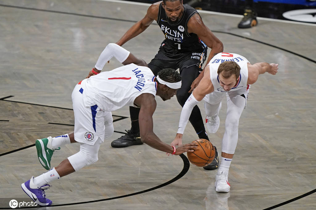 篮网队大胜一场，实力雄厚卫冠军