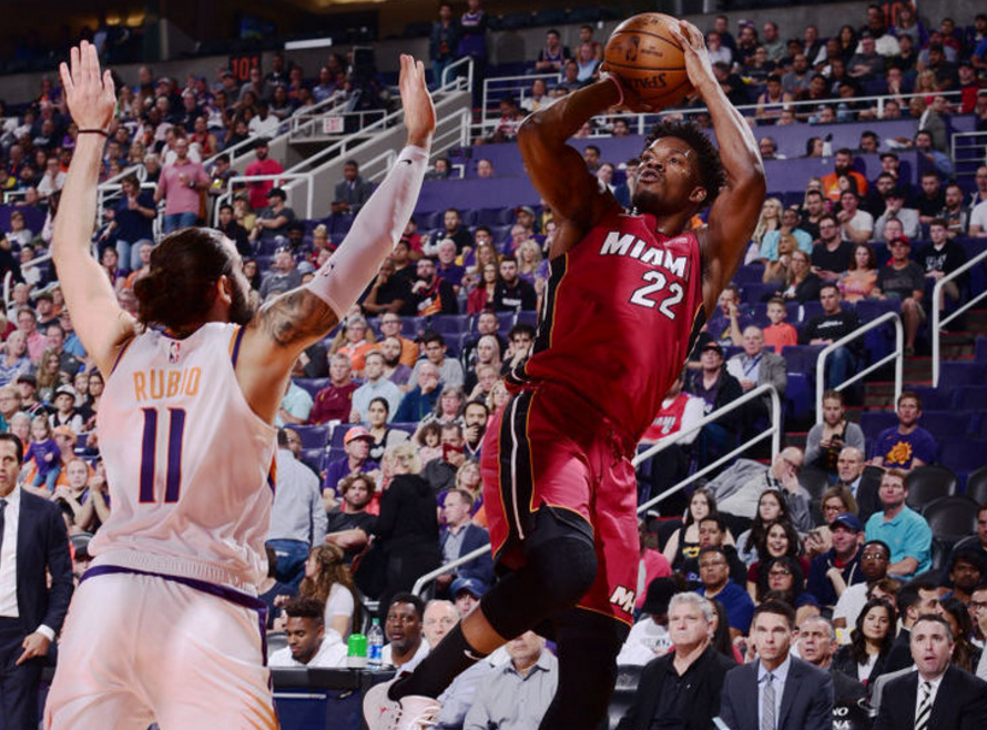 包含太阳队主场大胜尼克斯，温斯洛交出29分表演的词条