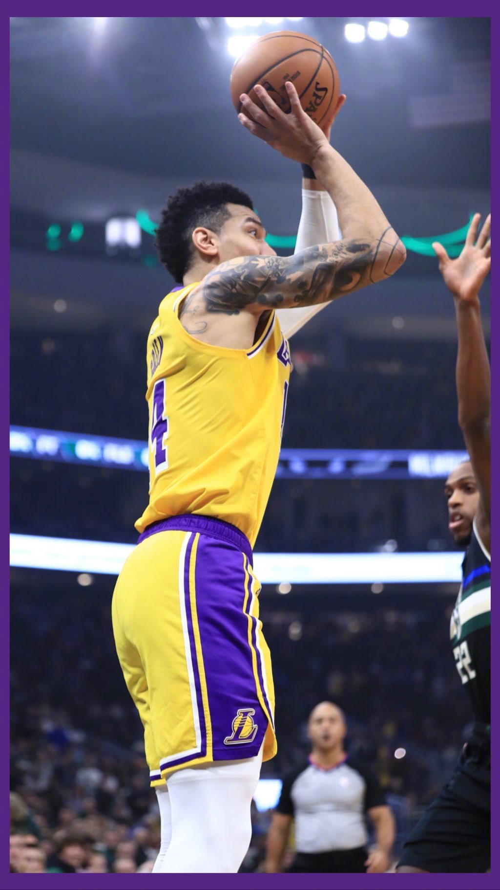 雄鹿惜败老鹰,遗憾错失胜利 雄鹿惜败老鹰,遗憾错失胜利