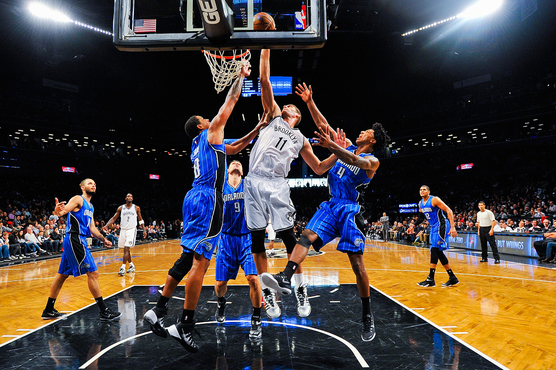 步行者主场击败篮网,取得胜利 步行者主场击败篮网,取得胜利