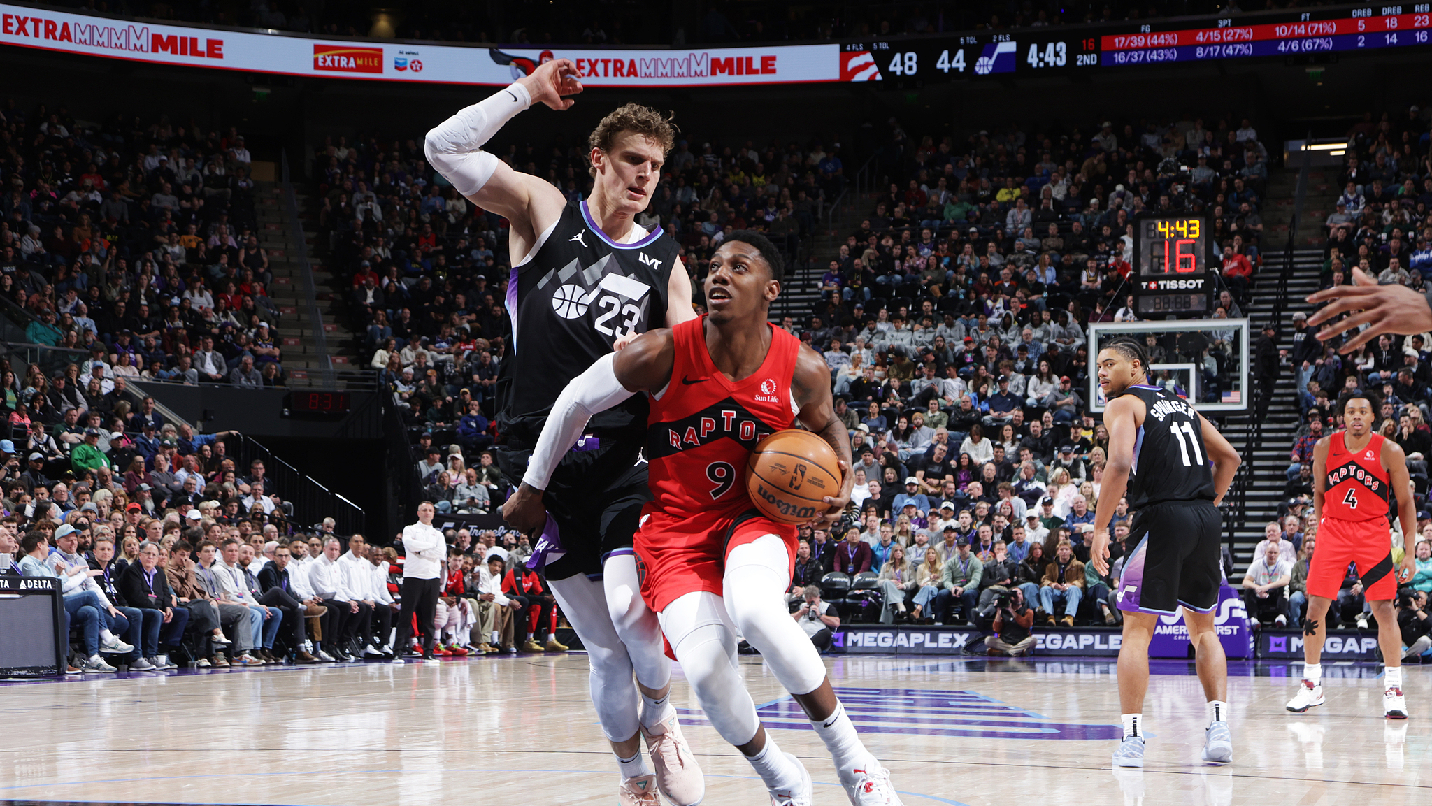 76人力克猛龙,夺得关键胜利 76人力克猛龙,夺得关键胜利