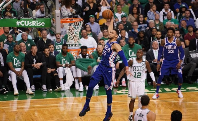 76人击败活塞,取得系列赛领先 76人击败活塞,取得系列赛领先