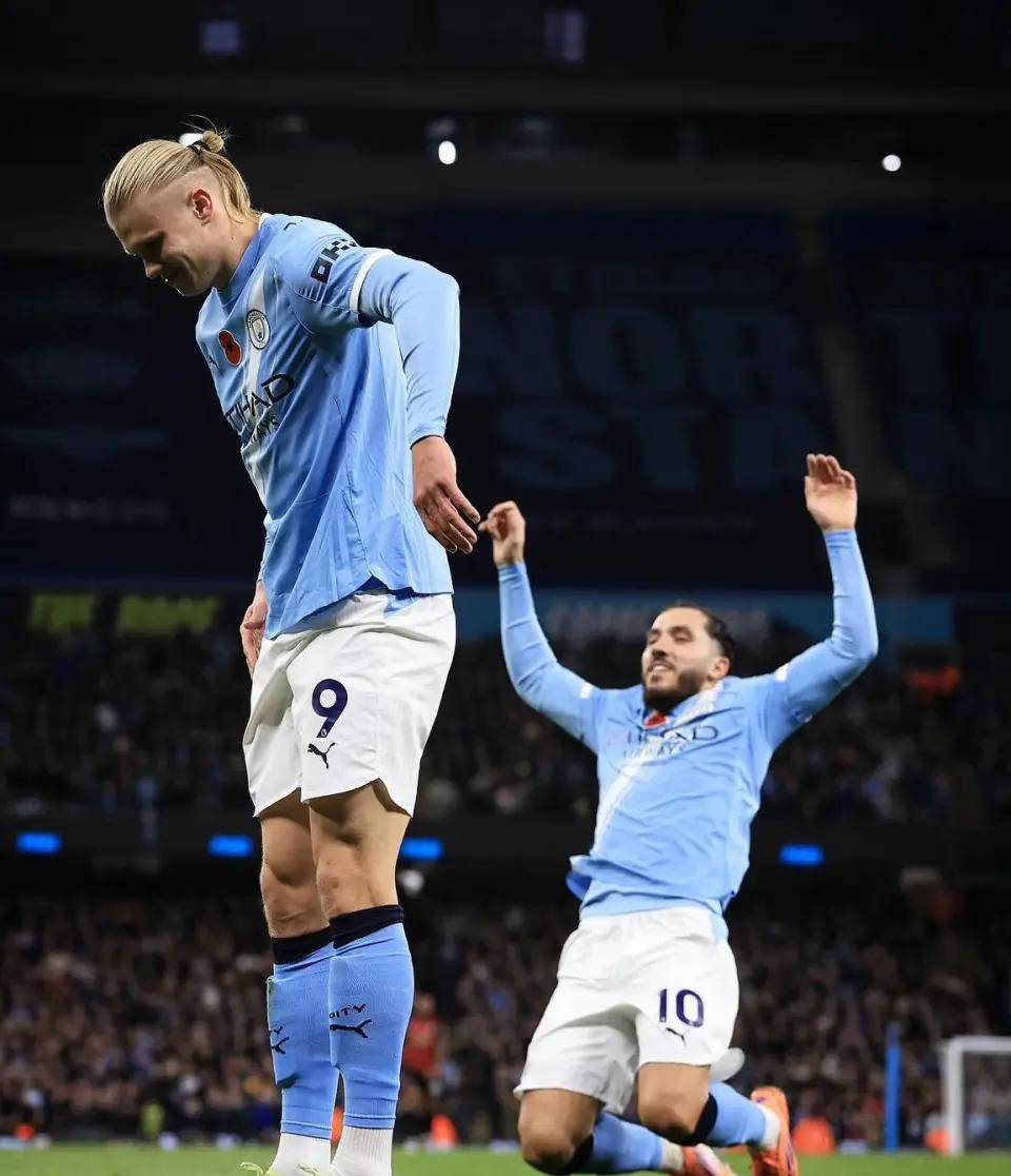 关于曼城客场惨败西汉姆联，遭遇尴尬失利的信息